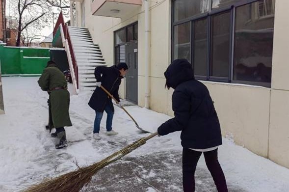 清扫积雪